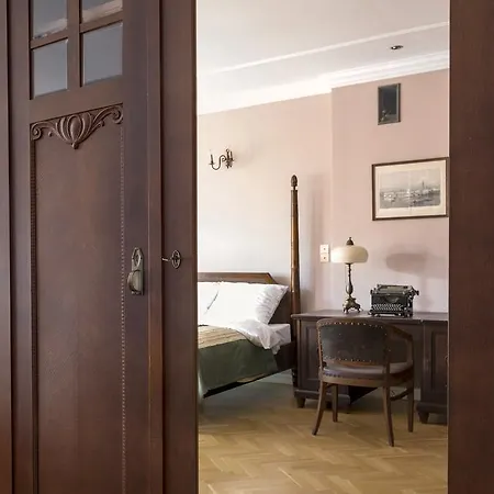Pixelhome Kamienica Pisarzy 포즈난
